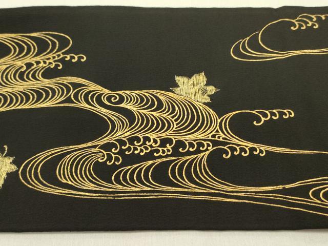 平和屋着物●九寸名古屋帯　刺繍　流水楓文　黒地　金彩　正絹　逸品　DABE1806op