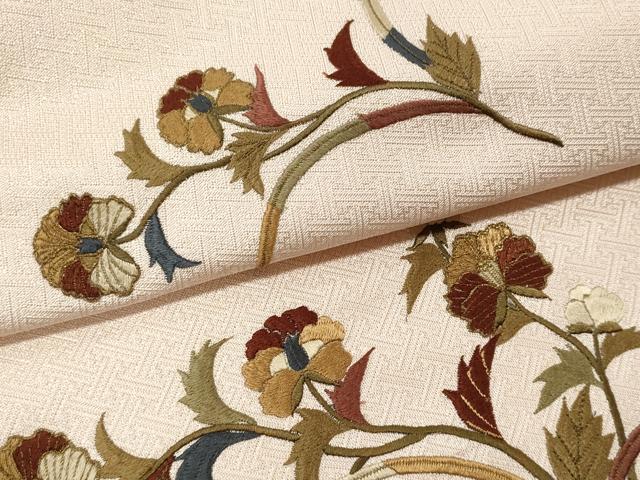 平和屋着物▼西陣 名古屋帯 帯反物 総刺繍 草花文 金糸 証紙付き 逸品 未使用 DABE3299we