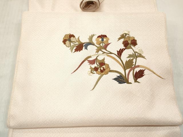 平和屋着物▼西陣 名古屋帯 帯反物 総刺繍 草花文 金糸 証紙付き 逸品 未使用 DABE3299we