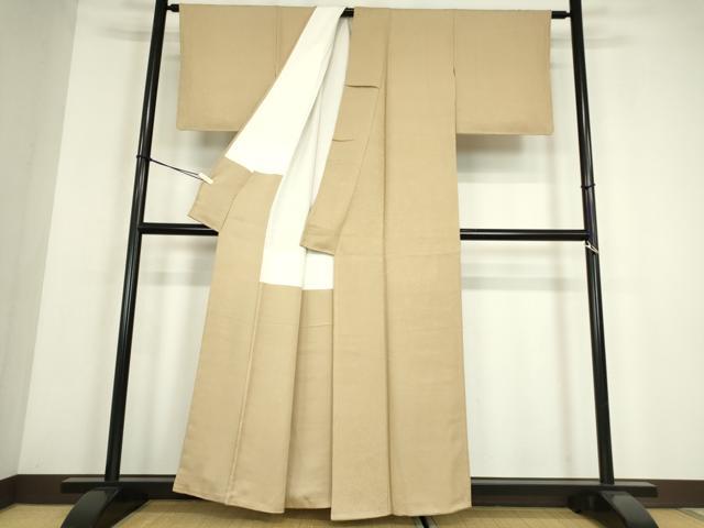 平和屋着物●上質な色無地　箔散らし地紋　香色　正絹　逸品　未使用　DABE4018az 平和屋着物○上質な色無地 箔散らし地紋 香色 正絹 逸品 未