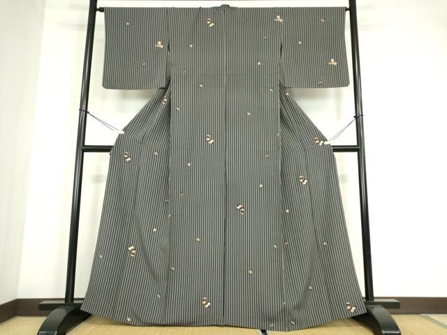 平和屋着物▽上質な小紋　単衣　縞に舞花　黒地　金彩　正絹　逸品　DABE4188az 平和屋着物▽上質な小紋 単衣 縞に舞花 黒地 金彩 正絹 逸品