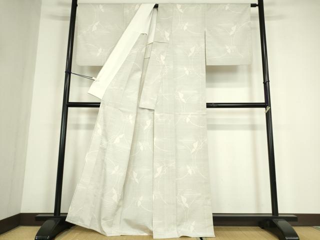 平和屋着物▽本塩沢　単衣　舞蝶文　110亀甲　正絹　逸品　DABE4515az