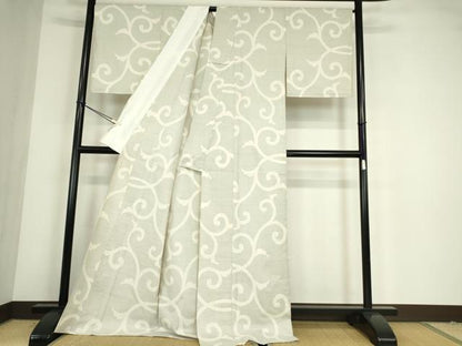 平和屋着物▽本場大島紬　白大島　9マルキ　白恵泥　単衣　唐草の宴　恵大島紬織物謹製　証紙付き　正絹　逸品　未使用　DABE4543az