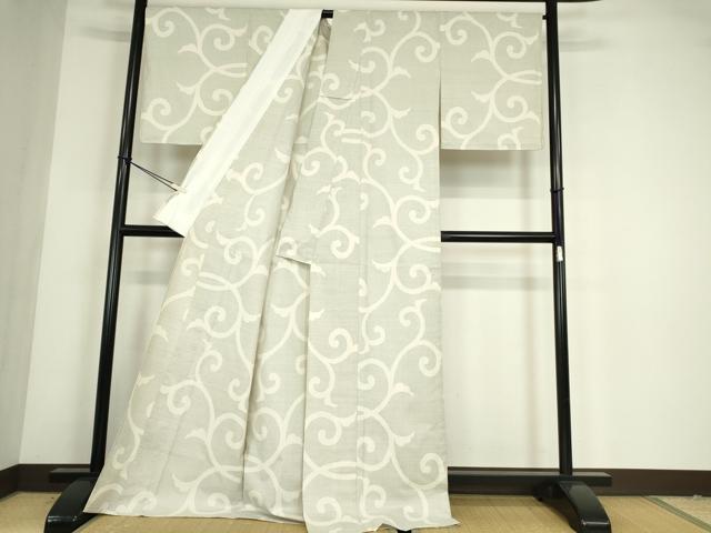平和屋着物▽本場大島紬　白大島　9マルキ　白恵泥　単衣　唐草の宴　恵大島紬織物謹製　証紙付き　正絹　逸品　未使用　DABE4543az
