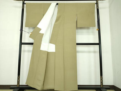平和屋着物●本加賀友禅作家　直江良三監修　色無地　鶸茶色　正絹　逸品　DABE5150ps