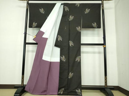 平和屋着物●本場大島紬　地空　9マルキ　古代染色純泥染　舞蝶文　伊勢勝義作　証紙付き　正絹　逸品　未使用　DABE5153ps