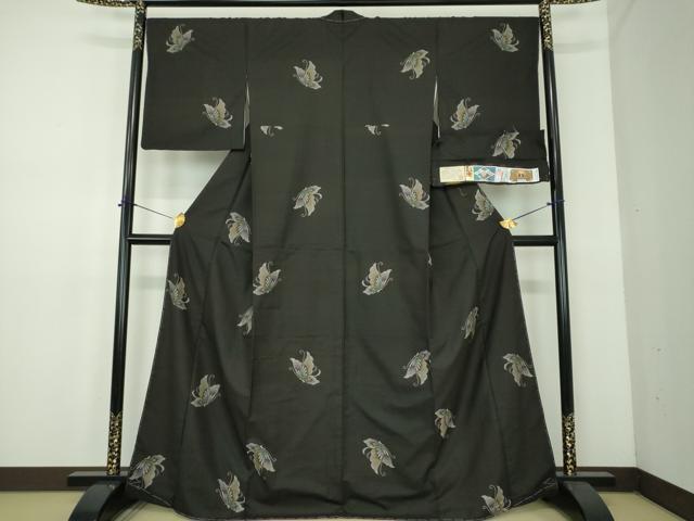 平和屋着物●本場大島紬　地空　9マルキ　古代染色純泥染　舞蝶文　伊勢勝義作　証紙付き　正絹　逸品　未使用　DABE5153ps