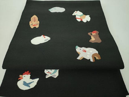 平和屋着物●八寸名古屋帯　すくい織　十二支　干支　黒地　正絹　逸品　DABE5322ps