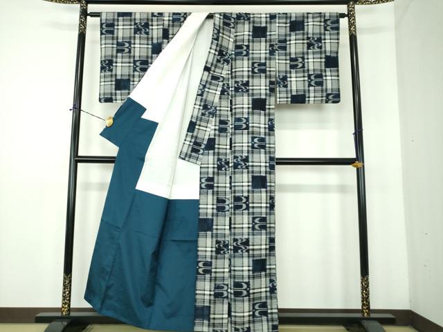 平和屋着物●上質な紬　琉球絣文様　正絹　逸品　DABE5361ps