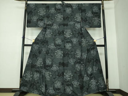 平和屋着物●本場結城紬　重要無形文化財　100亀甲　更紗花文　正絹　逸品　DABE5395ps