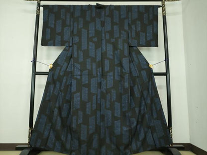 平和屋着物●本場大島紬　9マルキ　草花文　正絹　逸品　DABE5403ps