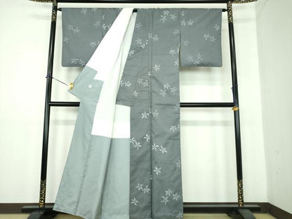 平和屋着物●本場縞大島紬　ろうけつ染め　舞花文　正絹　逸品　DABE5440ps
