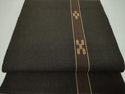 平和屋着物●沖縄県伝統工芸品　八重山ミンサー　手織り　八寸名古屋帯　間道　黒地　綿　逸品　DABE5561ps