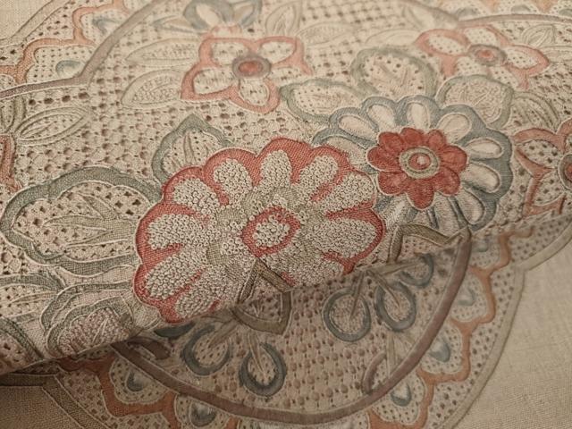 平和屋着物●中国三大刺繍　スワトウ刺繍　汕頭刺繍　総刺繍　九寸名古屋帯　紬地　草花文　証紙付き　正絹　逸品　未使用　DABE5579ps