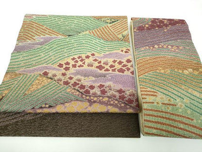 平和屋着物●十日町　名門　滝泰謹製　中国三大刺繍　相良刺繍　つけ帯　おぼろ染め　襲絞り　霞花文　金通し地　正絹　逸品　DABE5614ps