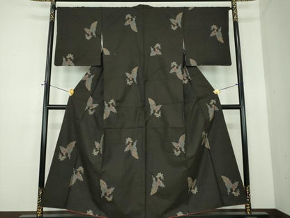 平和屋着物●本場大島紬　9マルキ　地空　舞蝶文　正絹　逸品　DABE5647ps