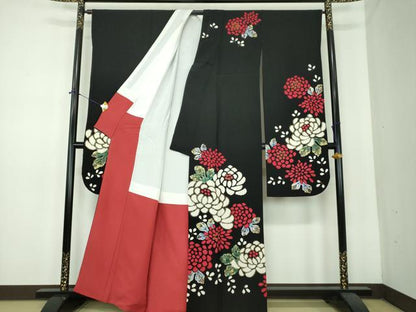平和屋着物●豪華振袖　舞花文　黒地　金彩　正絹　逸品　DABE5650ps