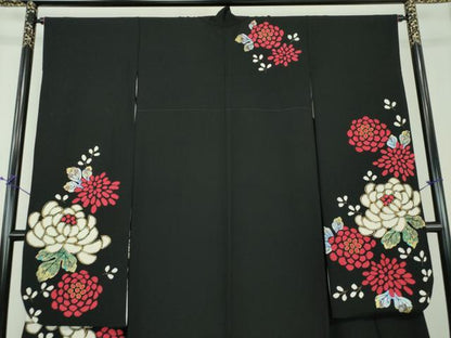 平和屋着物●豪華振袖　舞花文　黒地　金彩　正絹　逸品　DABE5650ps