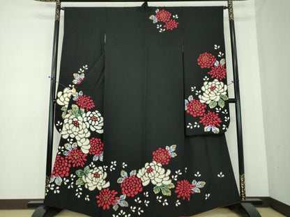 平和屋着物●豪華振袖　舞花文　黒地　金彩　正絹　逸品　DABE5650ps