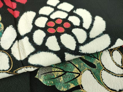 平和屋着物●豪華振袖　舞花文　黒地　金彩　正絹　逸品　DABE5650ps