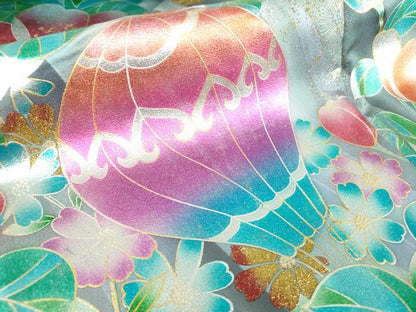 平和屋着物●豪華振袖　舞蝶花文　気球　綿毛　暈し染め　金銀彩　正絹　逸品　DABE5654ps