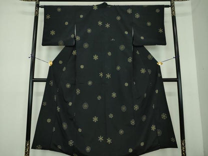 平和屋着物●上質なお召　雪華文　黒地　正絹　逸品　DABE5664ps