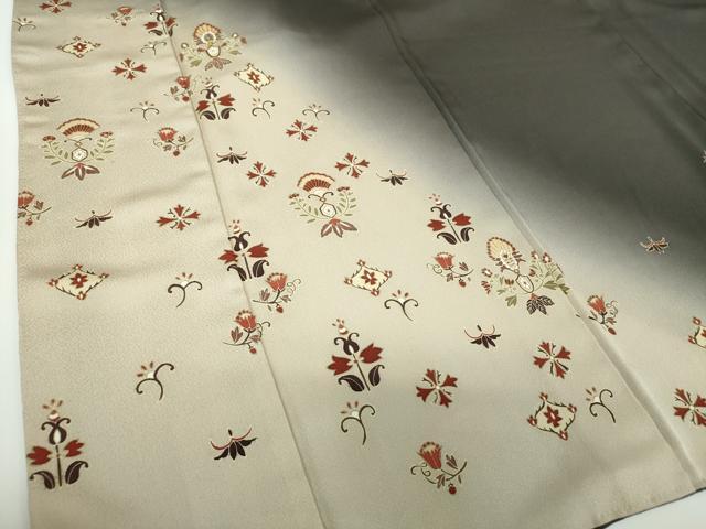 正絹　訪問着　暈し染め　枯草色　金彩　刺繍花文 平和屋着物○訪問着 駒刺繍 更紗花文 暈し染め 金彩 正絹
