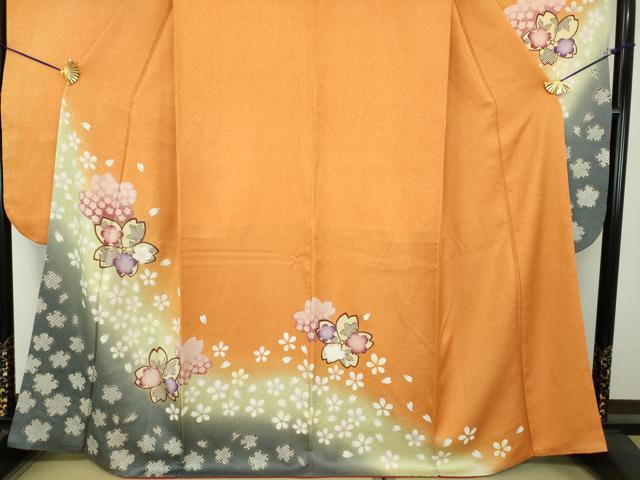 平和屋着物●豪華振袖　舞桜　暈し染め　金彩　銀通し地　正絹　逸品　DABE5682ps