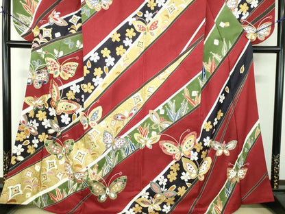 平和屋着物●小振袖　二尺袖　駒刺繍　舞桜　舞蝶花文　金彩　正絹　逸品　DABE5694ps