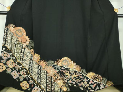 平和屋着物●豪華黒留袖　駒刺繍　鳳凰花丸文　金彩　正絹　逸品　DABE5846ps