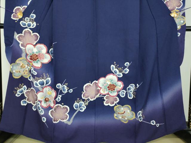 平和屋着物●豪華振袖　駒刺繍　宝尽くし　枝梅　暈し染め　金彩　正絹　逸品　DABE5862ps