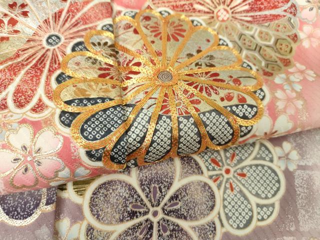 平和屋着物●松本幸四郎　振袖　駒刺繍　舞桜　菊文　暈し染め　金銀彩　正絹　逸品　DABE5885ps