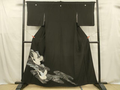 平和屋着物■黒留袖　刺繍　流水飛鶴松文　銀彩　洗える着物　DABE6087cm