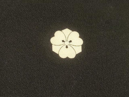 平和屋着物■豪華黒留袖　扇面宝尽くし花唐草文　松竹梅　金彩　正絹　逸品　DABE6101cm