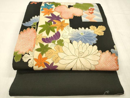平和屋着物●アンティーク　大正ロマン　両面　丸帯　引き抜き帯　駒刺繍　南天草花文　黒地　鬼しぼ縮緬　正絹　逸品　DABE6262cm