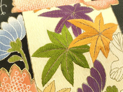 平和屋着物●アンティーク　大正ロマン　両面　丸帯　引き抜き帯　駒刺繍　南天草花文　黒地　鬼しぼ縮緬　正絹　逸品　DABE6262cm