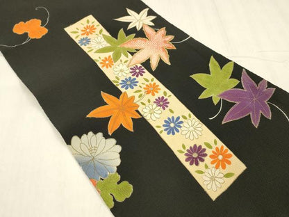 平和屋着物●アンティーク　大正ロマン　両面　丸帯　引き抜き帯　駒刺繍　南天草花文　黒地　鬼しぼ縮緬　正絹　逸品　DABE6262cm