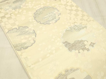 平和屋着物●六通柄袋帯　唐織　雪輪舞花文　銀糸　正絹　逸品　DABE6274cm