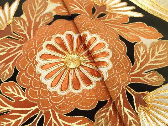 平和屋着物▼黒留袖　解き反物　着尺　駒刺繍　草花文　金彩　逸品　DABE6851zy