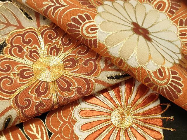平和屋着物▼黒留袖　解き反物　着尺　駒刺繍　草花文　金彩　逸品　DABE6851zy
