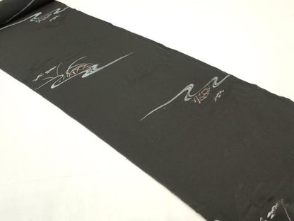 平和屋着物▼羽織・コート　反物　羽尺　錦彩織　流水籬草花文　黒地　逸品　DABE6868zy