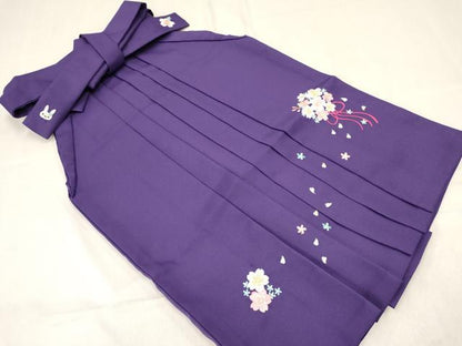 平和屋着物[]女の子 子供 行灯袴 総刺繍 兎 舞桜文 金糸 洗える着物 DABE7006ma