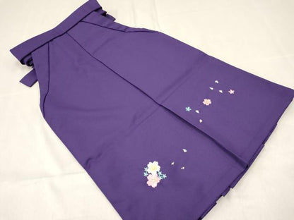 平和屋着物[]女の子　子供　行灯袴　総刺繍　兎　舞桜文　金糸　洗える着物　DABE7006ma