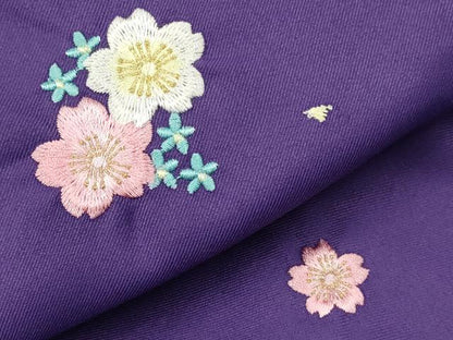 平和屋着物[]女の子 子供 行灯袴 総刺繍 兎 舞桜文 金糸 洗える着物 DABE7006ma