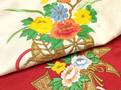 平和屋着物[]七五三　女の子　３歳　祝着　三つ身　長襦袢(袷・半衿刺繍)・被布セット　刺繍　絞り　花車文　金彩　逸品　DABE7023ma