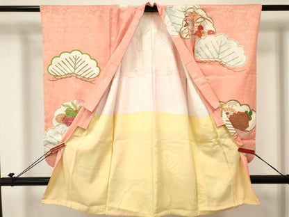 平和屋着物[]七五三　女の子　３歳　祝着　三つ身　駒刺繍　松取り流水花文　金銀彩　逸品　DABE7045ma