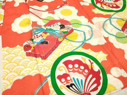 平和屋着物[]七五三　女の子　３歳　祝着　三つ身　花文箱　舞蝶丸文　金彩　逸品　DABE7048ma