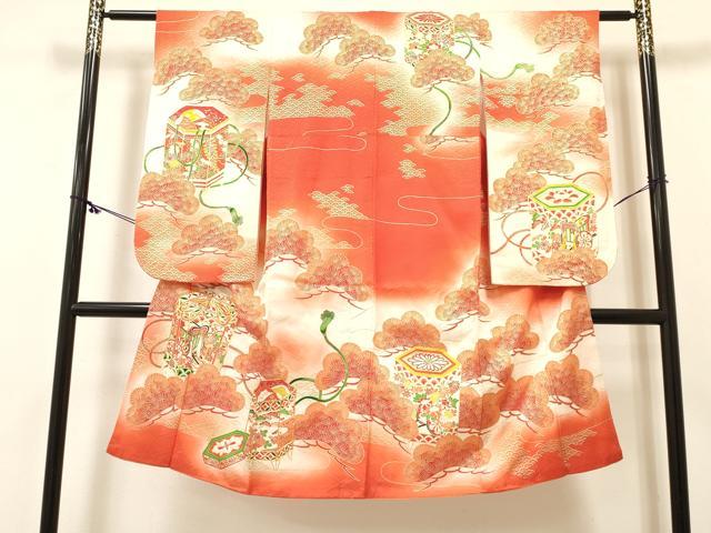 平和屋着物[]七五三　女の子　７歳　祝着　四つ身　長襦袢(無双仕立て)セット　駒刺繍　器物花文　暈し染め　金彩　逸品　DABE7088ma
