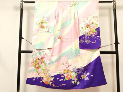 平和屋着物[]七五三　女の子　７歳　祝着　四つ身　襦袢(無双仕立て・半衿刺繍)セット　駒刺繍 鼓牡丹花文 暈し染め 金彩 逸品　DABE7095ma
