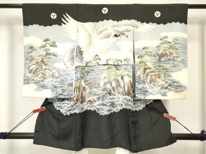 平和屋着物[]お宮参り　男の子　祝着　産着　初着　のしめ　刺繍　鷹　鷲　立波笹松文　金銀彩　逸品　DABE7106ma